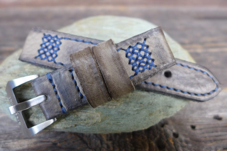 Modelle 17 Greenpilot watchstraps Modelle burned and aged vintage line black forest b and a aschgrau